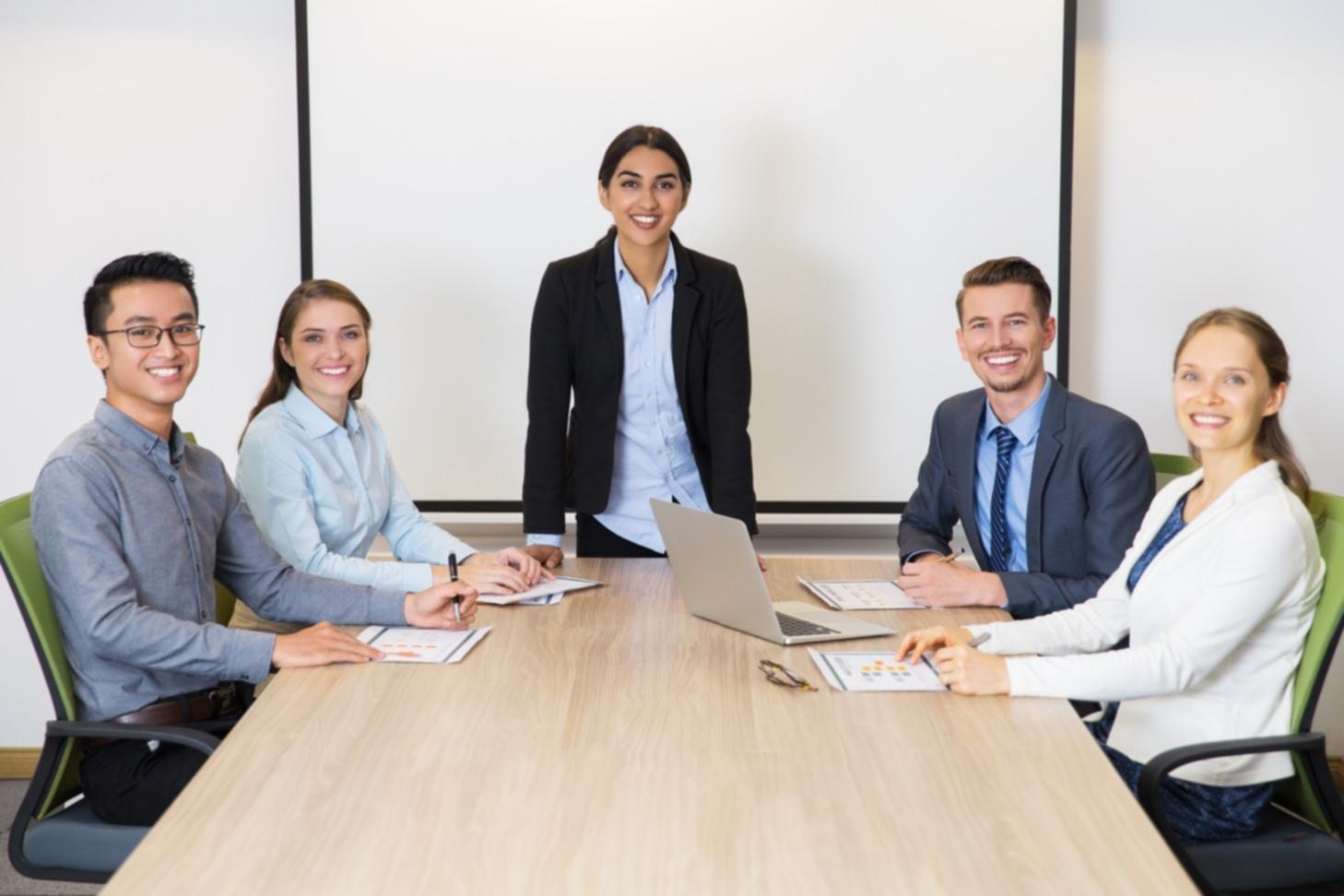 Professionelle Finanzberatung und Präsentationsentwicklung